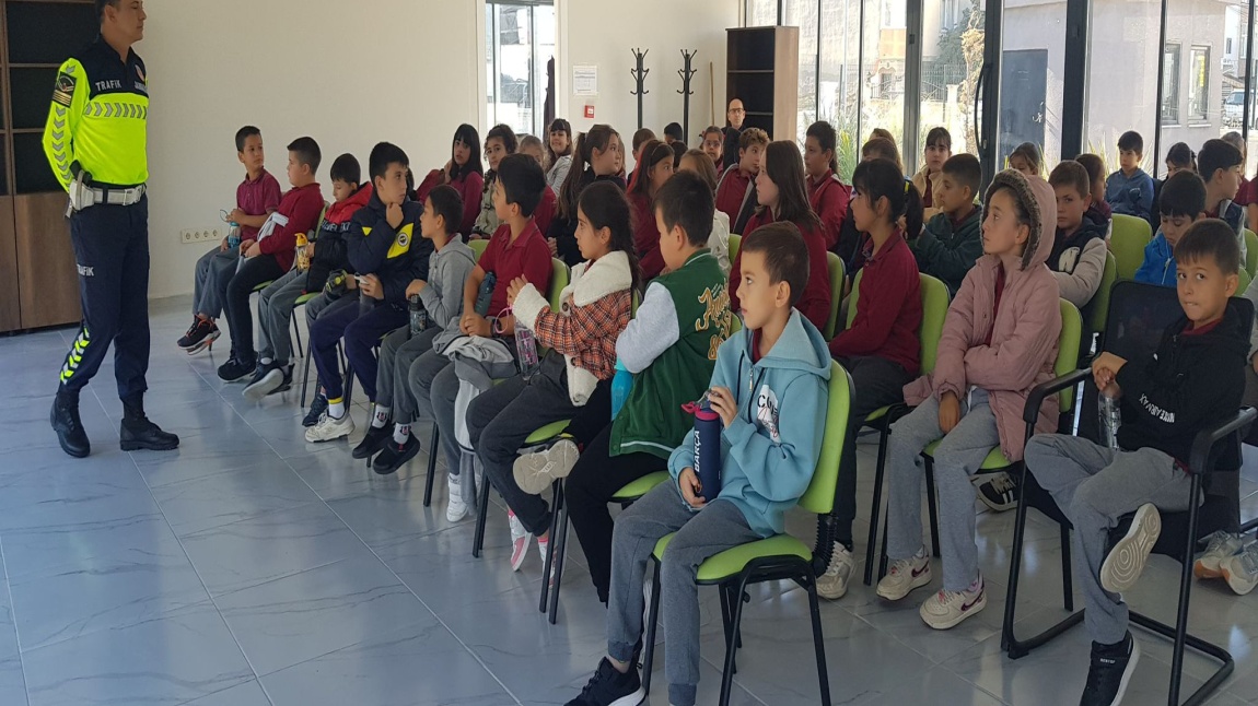 4/C VE 4/D SINIFI KAPAKLI TRAFİK EĞİTİM PARKINI ZİYARET ETTİ